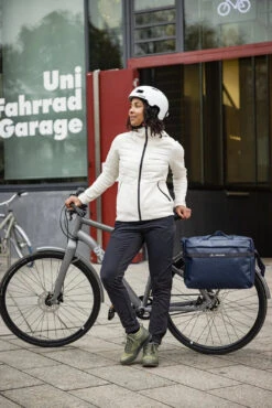 Sacoche De Roue Arrière Vaude Mineo Commuter Briefcase 17 11 Sacoche De Roue Arrière Vaude Mineo Commuter Briefcase 17 -Équipement De Plein Air Sacoche Velo VAUDE Mineo Commuter Briefcase17 16091 3170 vue global