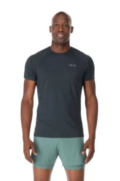 T-Shirt De Rando Rab Sonic Manches Courtes Homme 6 T-Shirt De Rando Rab Sonic Manches Courtes Homme -Équipement De Plein Air T Shirt Randonnee Rab Sonic Homme Gris vue portee face